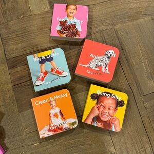 📚 LOVEVERY Mini Book Set